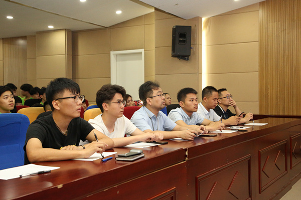 “家校同心，攜手共進”2019年上半年階段結(jié)課答辯分享會圓滿結(jié)束