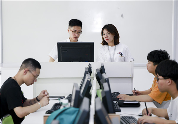 <a href=http://njxh.cn target=_blank class=infotextkey>高中</a>畢業(yè)考不上大學(xué) 學(xué)IT是好出路嗎？
