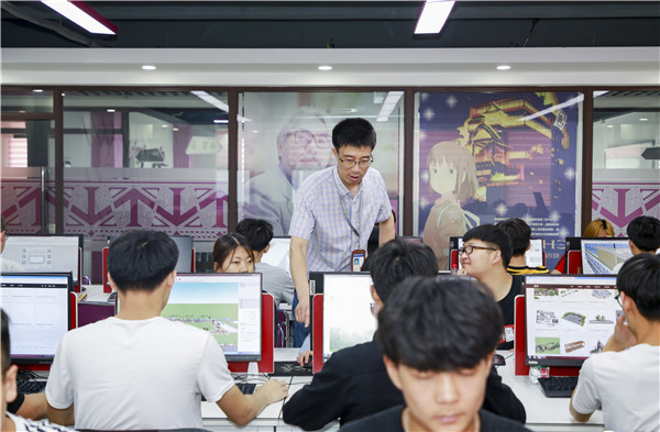 初中生讀什么電腦學校好？