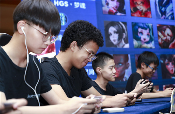 初中畢業(yè)學(xué)電競好不好？就業(yè)前景怎么樣？