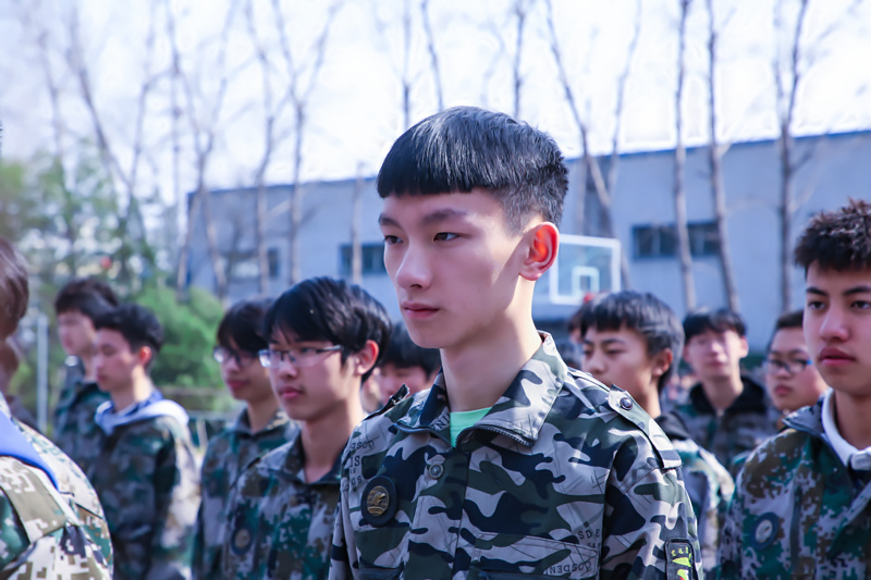退伍軍人轉(zhuǎn)業(yè)選擇新華，開啟高薪白領(lǐng)的成長之路