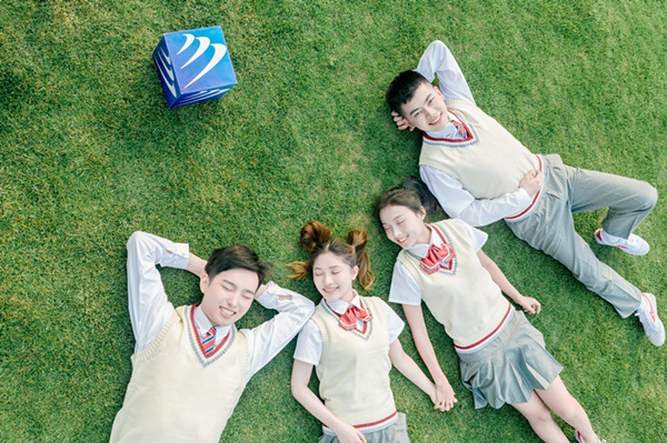 初中畢業(yè)學(xué)WEB前端開(kāi)發(fā)<a href=http://njxh.cn target=_blank class=infotextkey>專業(yè)</a>前景如何？