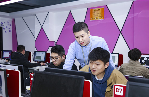 初中畢業(yè)學(xué)影視動(dòng)畫(huà)好學(xué)么，好就業(yè)么？