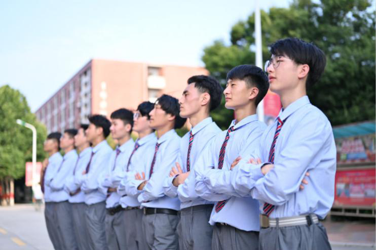 職業(yè)教育托舉新希望，如何選擇一所好學校？