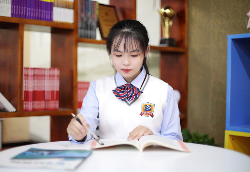 初<a href=http://njxh.cn target=_blank class=infotextkey>高中</a>女生學(xué)什么<a href=http://njxh.cn target=_blank class=infotextkey>專業(yè)</a>好？女生最吃香的互聯(lián)網(wǎng)熱門<a href=http://njxh.cn target=_blank class=infotextkey>專業(yè)</a>排名出爐！