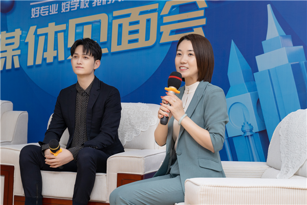 馬可來新華重拾校園生活，青春“競”是精彩！