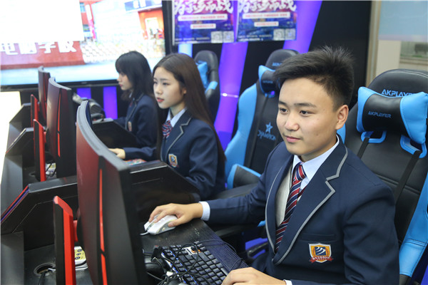 中考之后，如何選擇電競<a href=http://njxh.cn target=_blank class=infotextkey>專業(yè)</a>學(xué)校？
