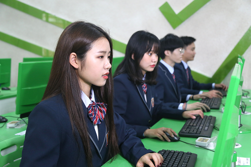 技校女生<a href=http://njxh.cn target=_blank class=infotextkey>專(zhuān)業(yè)</a>學(xué)什么好？