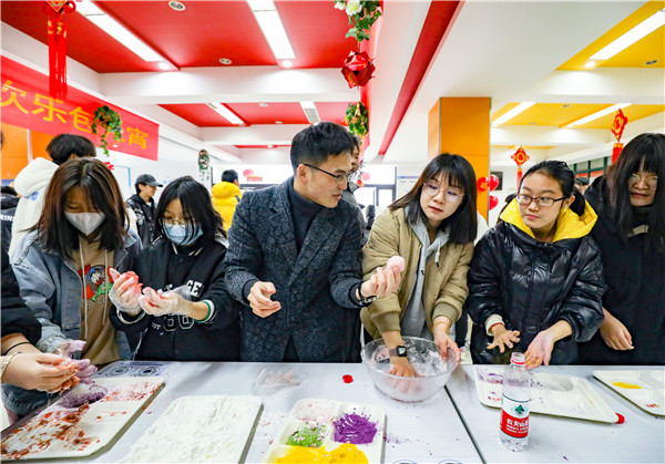 包湯圓，制花燈|熱熱鬧鬧過元宵