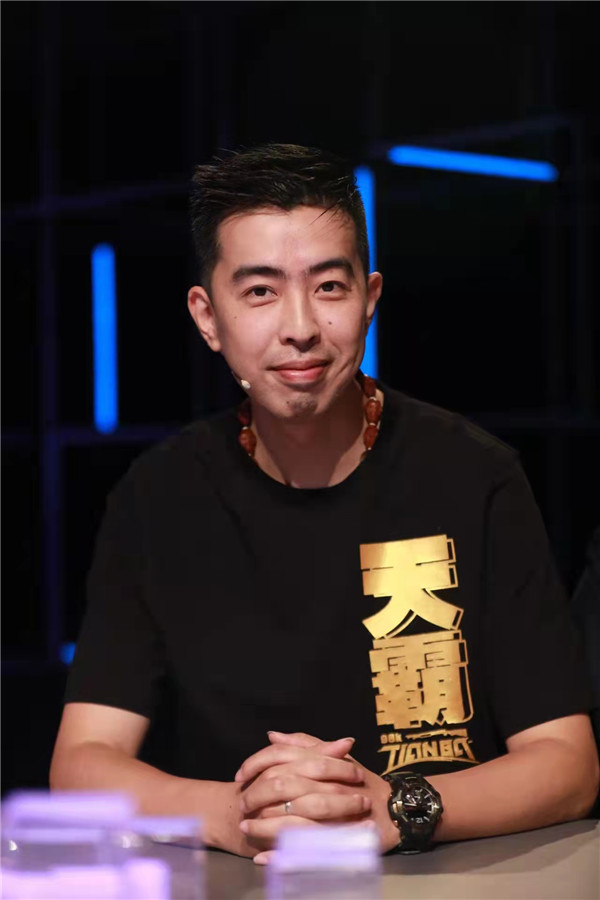 王者爭(zhēng)霸 限定名額！LGD俱樂(lè)部明星成員來(lái)新華啦！快來(lái)一戰(zhàn)高低