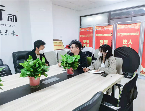企業(yè)招聘進(jìn)校園，助力學(xué)生高質(zhì)量就業(yè)