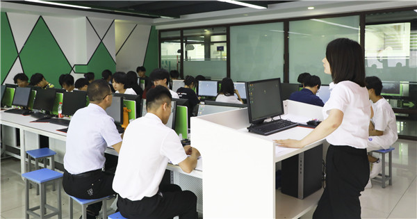 南京新華結(jié)課答辯|你們的成長，我們來見證！
