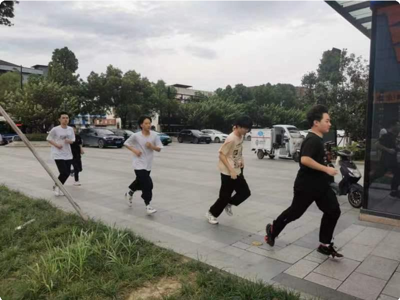 “玩轉(zhuǎn)熱愛，競無止境”|新華互聯(lián)網(wǎng)科技2022電競青訓(xùn)營正式開營！