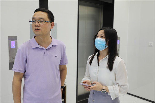 南京新華教師進企業(yè)，為實踐教學保駕護航