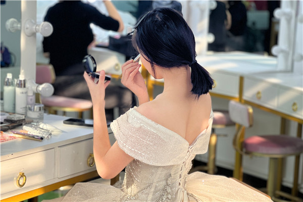 初<a href=http://njxh.cn target=_blank class=infotextkey>高中</a>女生選什么<a href=http://njxh.cn target=_blank class=infotextkey>專業(yè)</a>好？