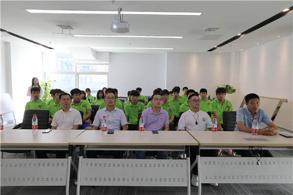 企業(yè)大咖講座|雛鷹展翅，智領(lǐng)未來