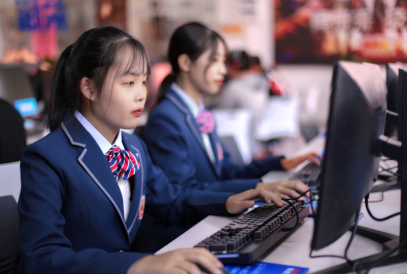 初高中女生學(xué)什么專業(yè)好？女生最吃香的互聯(lián)網(wǎng)熱門專業(yè)排名出爐！