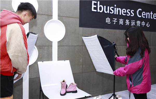 “玩轉(zhuǎn)直播電商 Hi翻雙十二”——小新為你提前播報(bào)啦！